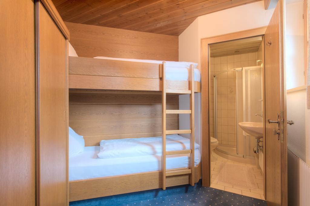 Hotel Garni Almjur St. Anton am Arlberg Cameră foto